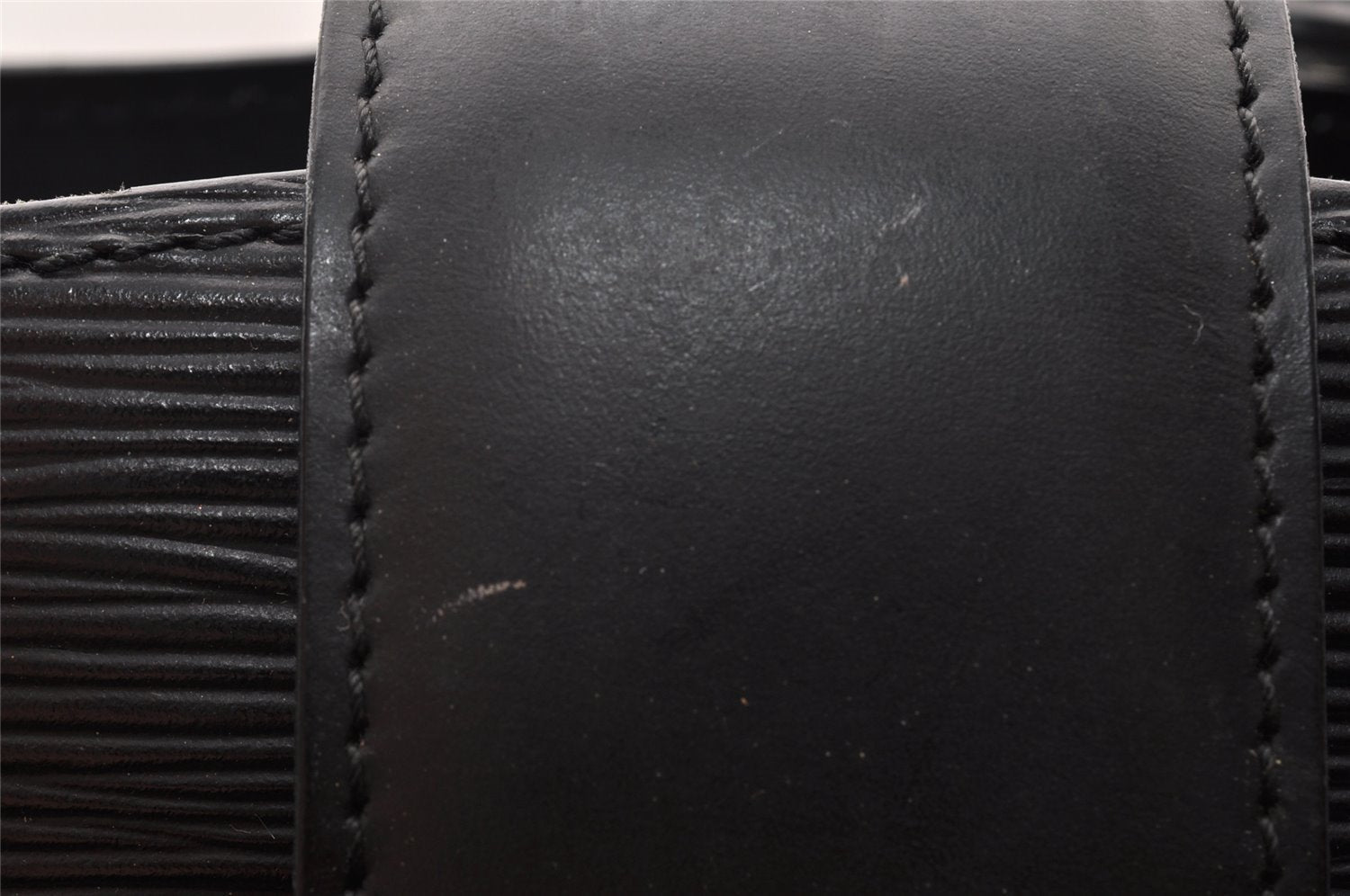 Authentic Louis Vuitton Epi Cluny Shoulder Bag Purse Black M52252 LV 9429I