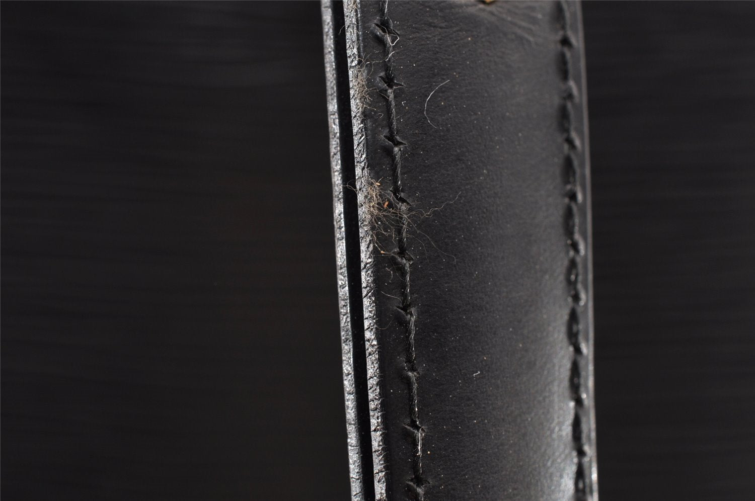 Authentic Louis Vuitton Epi Cluny Shoulder Bag Purse Black M52252 LV 9429I