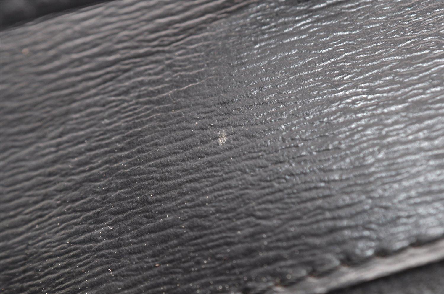 Authentic Louis Vuitton Epi Cluny Shoulder Bag Purse Black M52252 LV 9429I