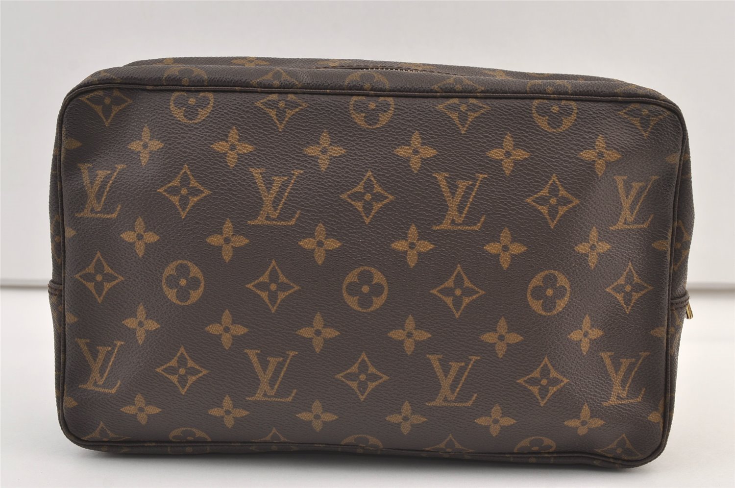 Auth Louis Vuitton Monogram Trousse Toilette 28 Clutch Hand Bag M47522 LV 9435J