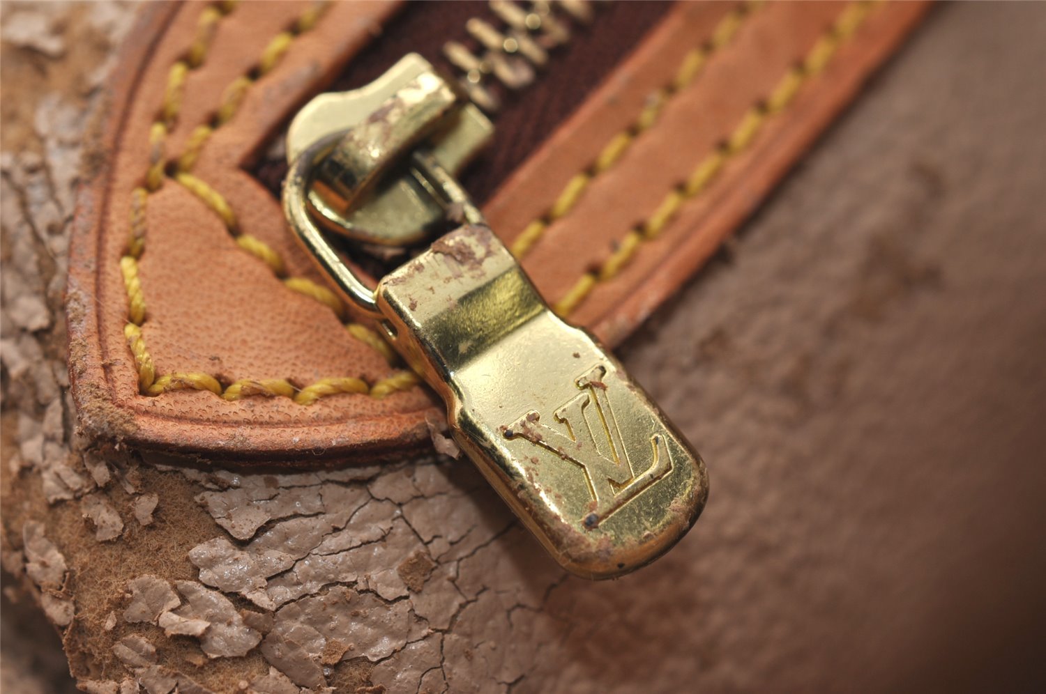 Authentic Louis Vuitton Monogram Bucket GM Shoulder Tote Bag M42236 Junk 9438J