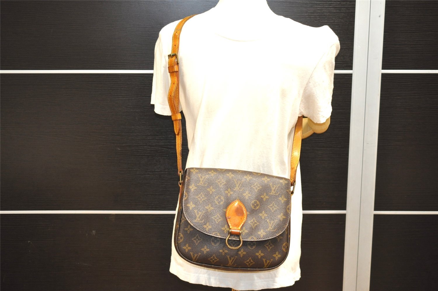 Authentic Louis Vuitton Monogram Saint Cloud GM M51242 Shoulder Cross Bag 9439I