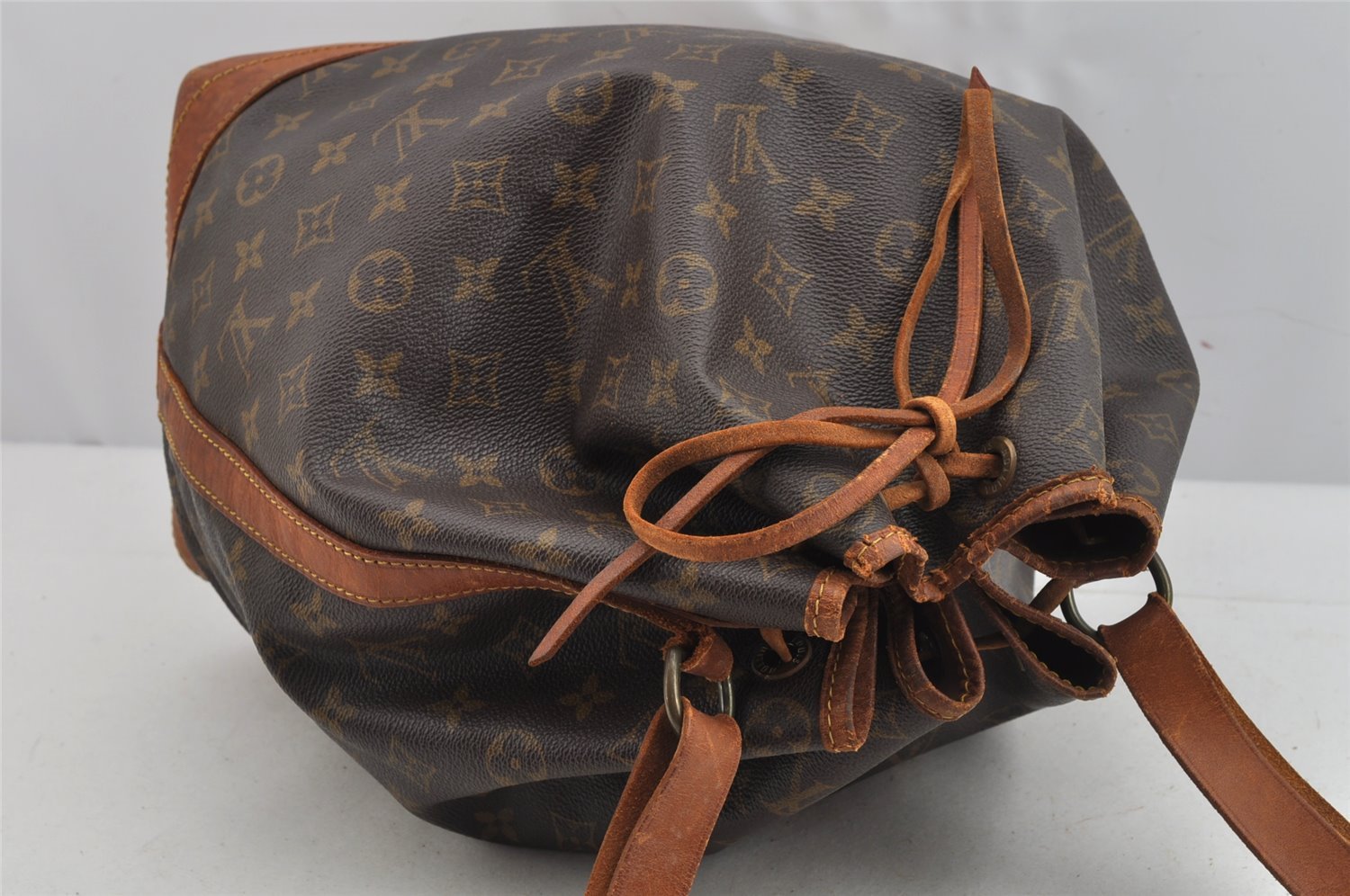 Authentic Louis Vuitton Monogram Noe Shoulder Drawstring Bag M42224 LV 9441J