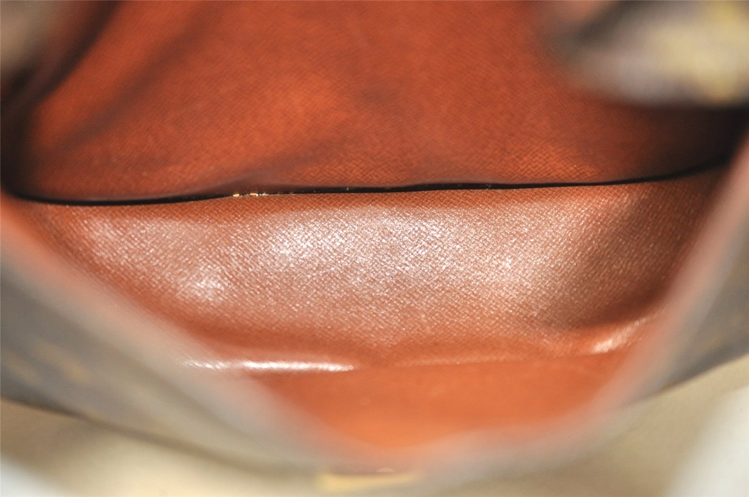 Authentic Louis Vuitton Monogram Saint Cloud MM M51243 Shoulder Cross Bag 9448I