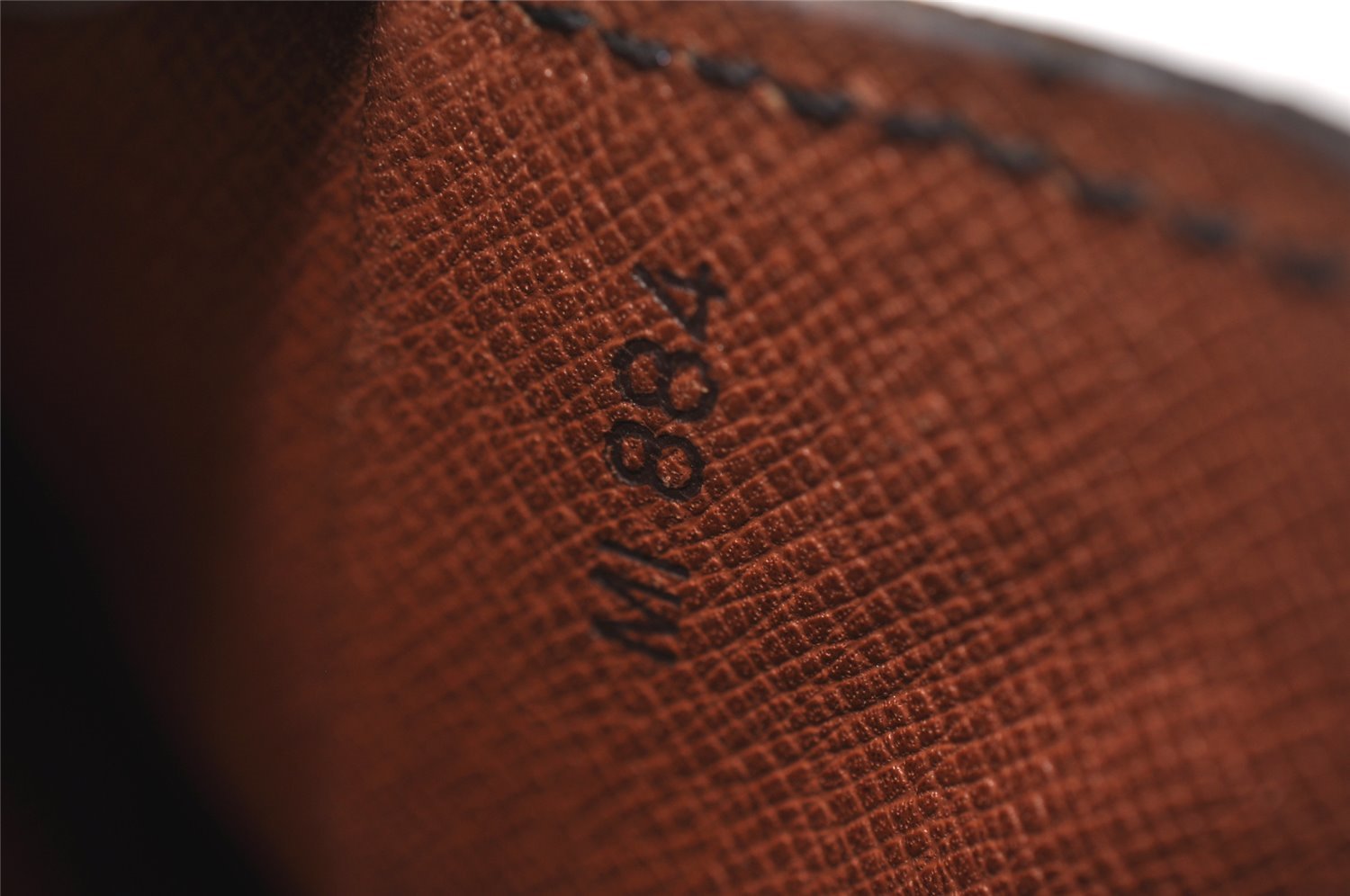 Authentic Louis Vuitton Monogram Saint Cloud MM M51243 Shoulder Cross Bag 9448I