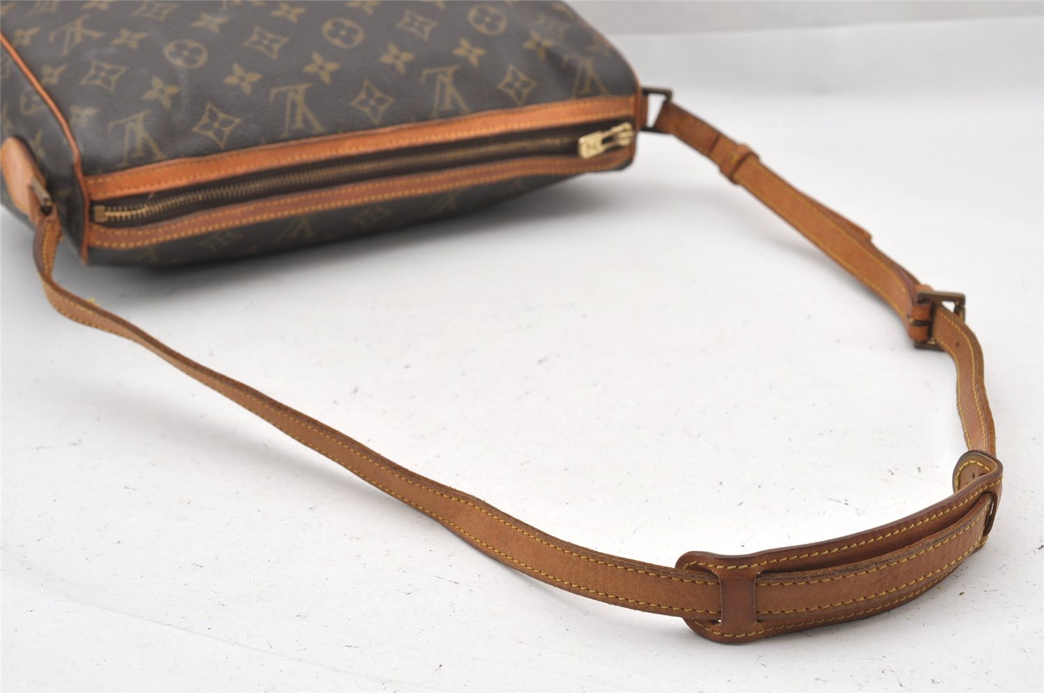 Authentic Louis Vuitton Monogram Tulleries MM Shoulder Cross Bag M51348 LV 9449I