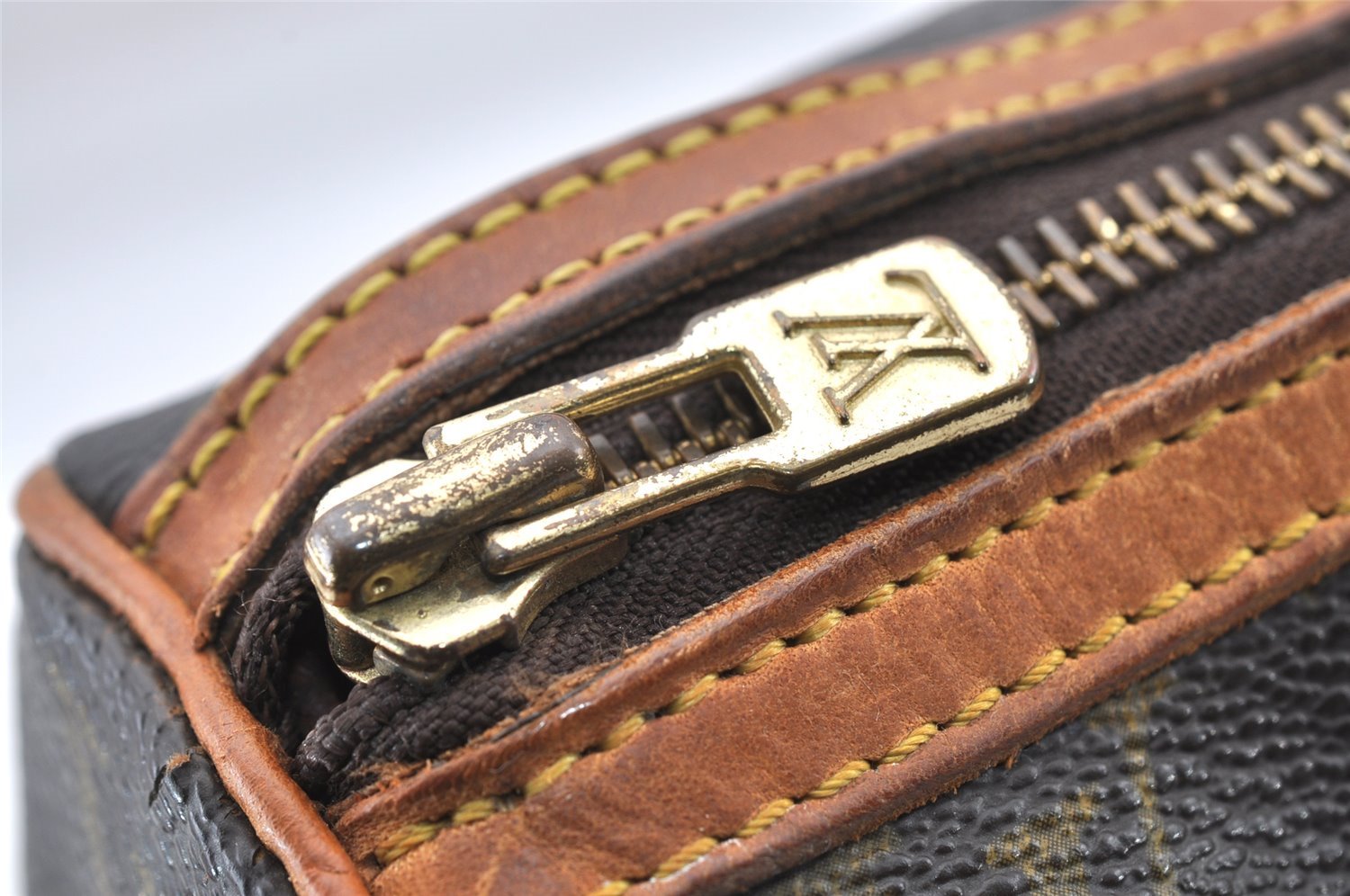 Authentic Louis Vuitton Monogram Tulleries MM Shoulder Cross Bag M51348 LV 9449I