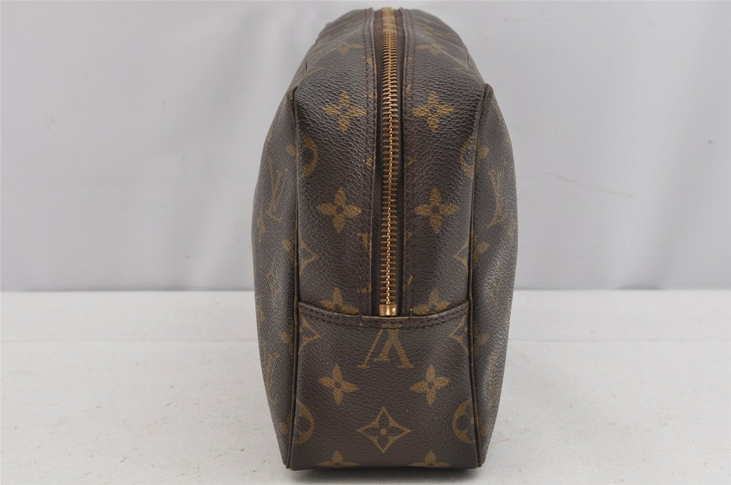 Auth Louis Vuitton Monogram Trousse Toilette 28 Clutch Hand Bag M47522 LV 9449J