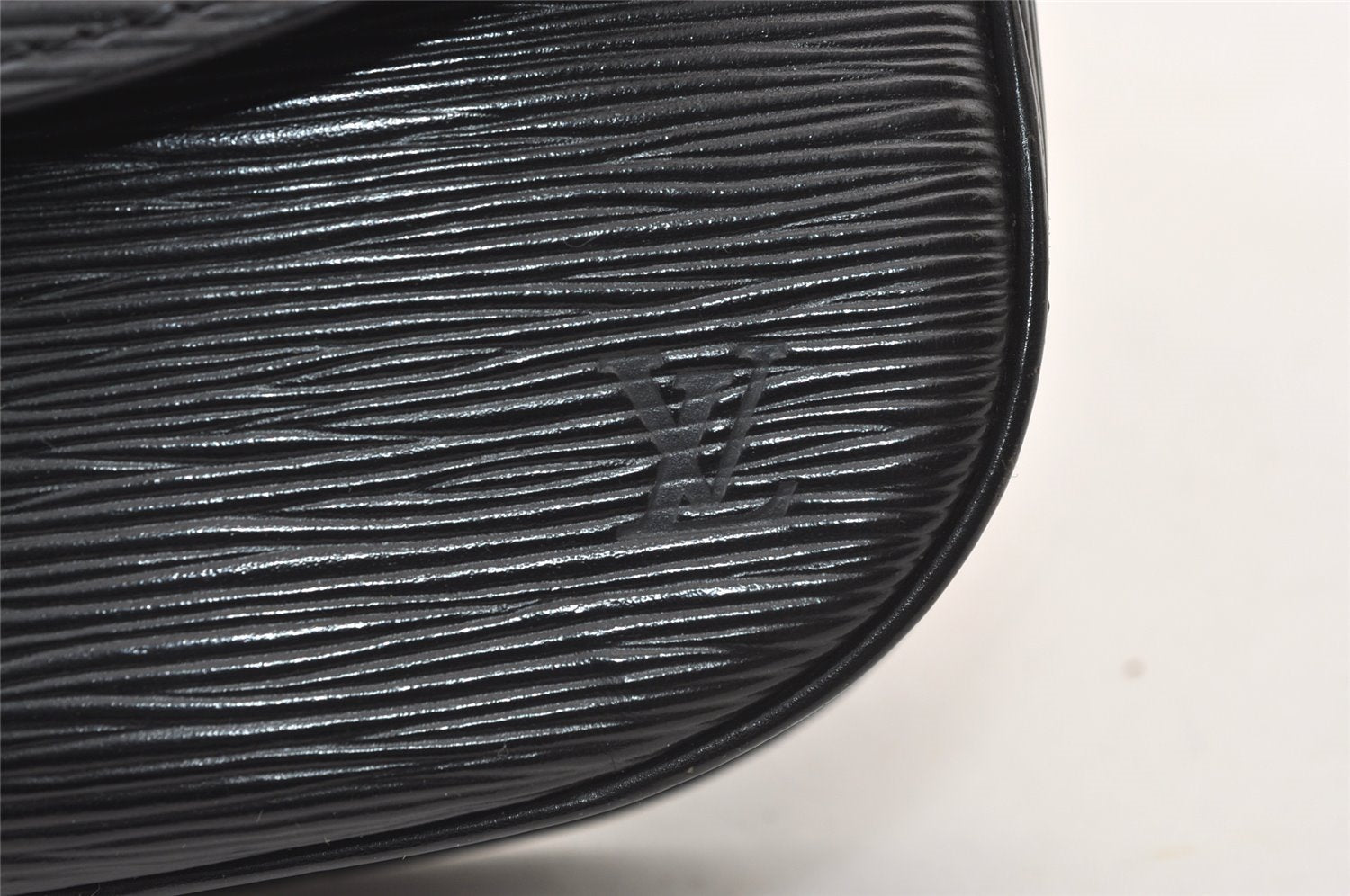 Auth Louis Vuitton Epi Saint Cloud GM Shoulder Cross Body Bag M52192 Black 9460J