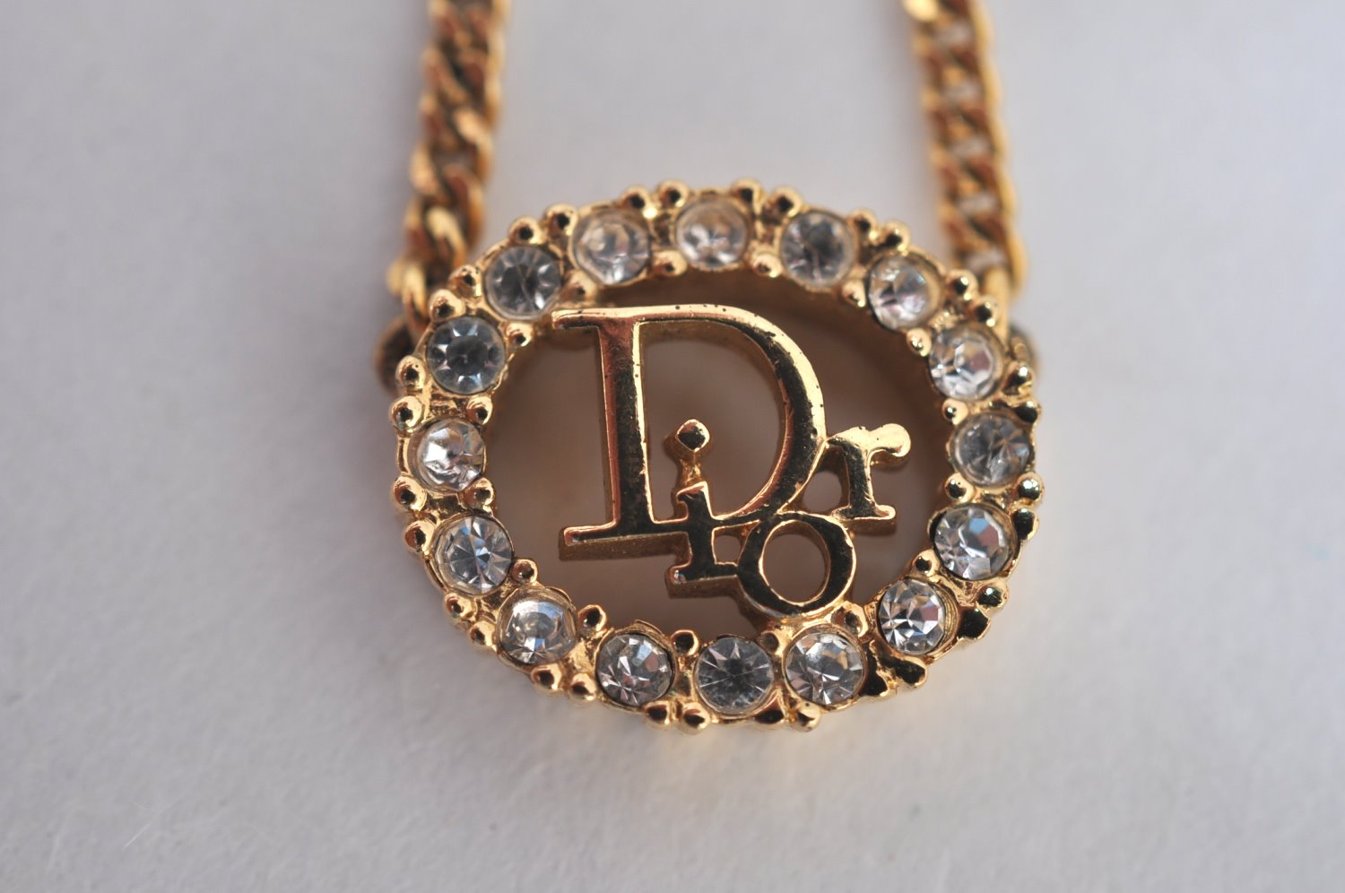 Authentic Christian Dior Gold Tone Rhinestone Chain Pendant Necklace CD 9461H