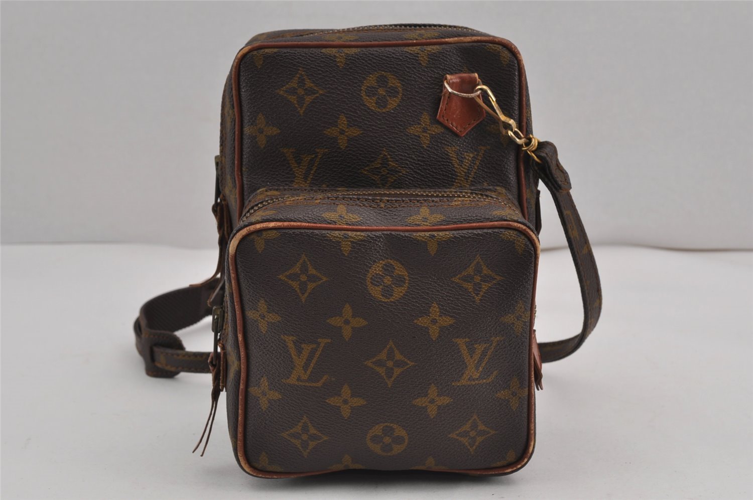 Authentic Louis Vuitton Monogram Amazone Shoulder Cross Body Bag Old Model 9464J