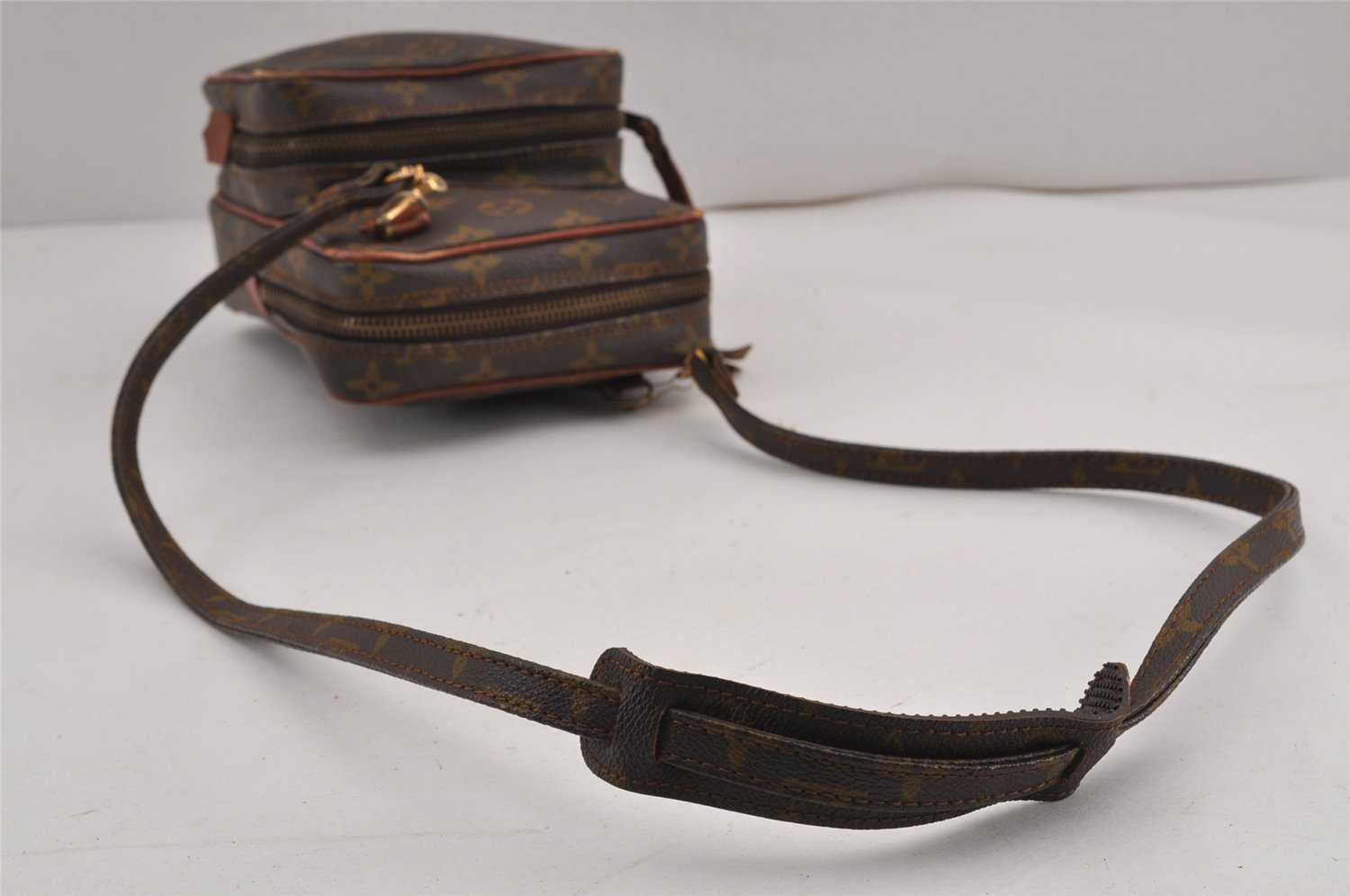 Authentic Louis Vuitton Monogram Amazone Shoulder Cross Body Bag Old Model 9464J