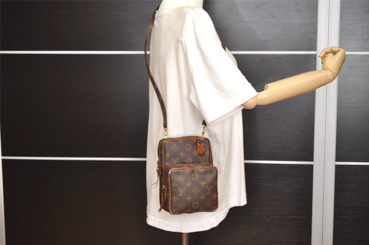 Authentic Louis Vuitton Monogram Amazone Shoulder Cross Body Bag Old Model 9464J