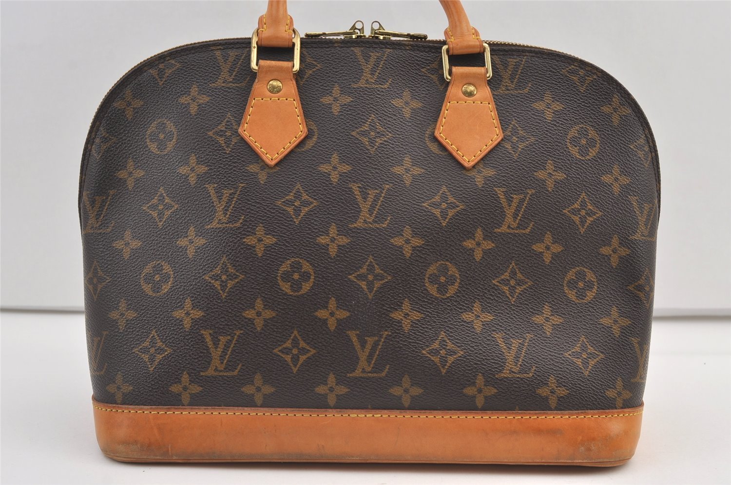 Authentic Louis Vuitton Monogram Alma Hand Bag Purse M51130 LV 9466J