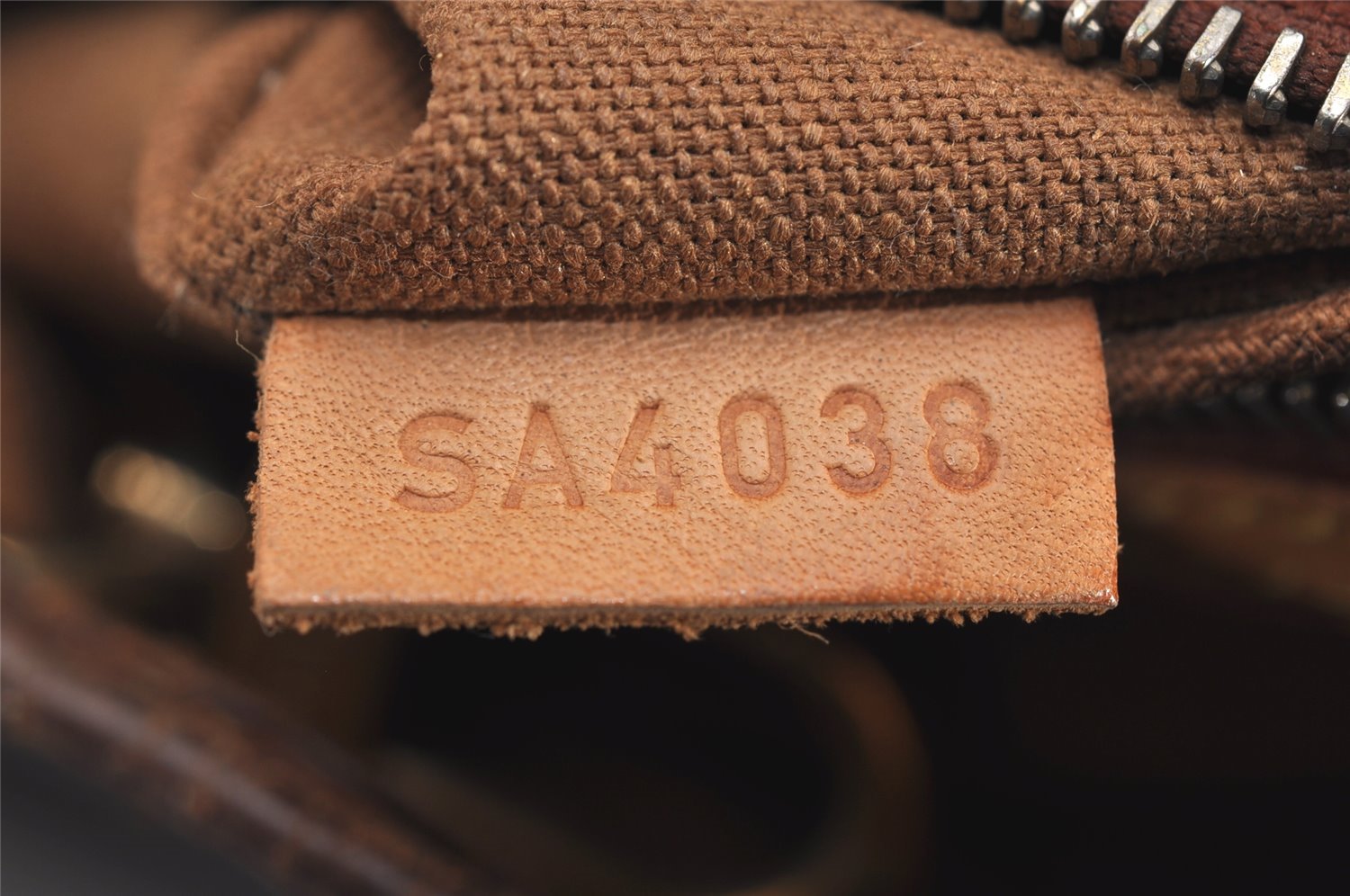 Authentic Louis Vuitton Monogram Batignolles Horizontal Tote Bag M51154 LV 9468J