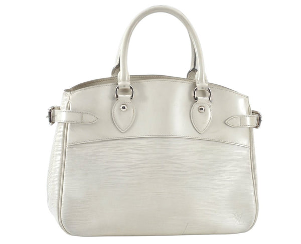 Authentic Louis Vuitton Epi Passy PM Hand Bag Purse White M5926J LV 9472I