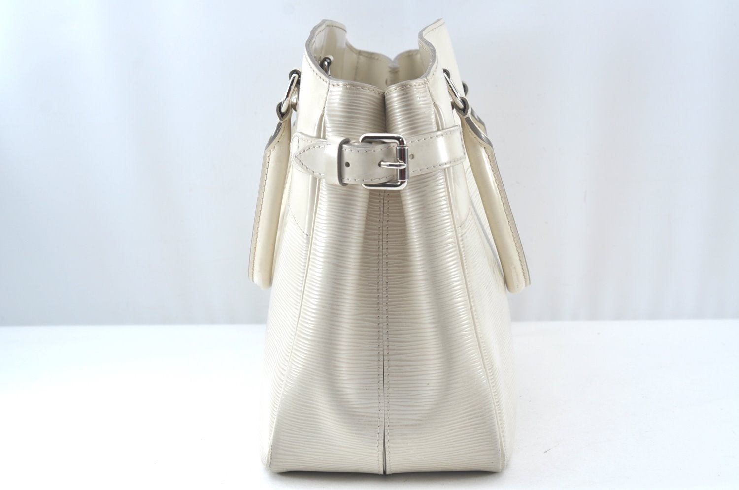 Authentic Louis Vuitton Epi Passy PM Hand Bag Purse White M5926J LV 9472I