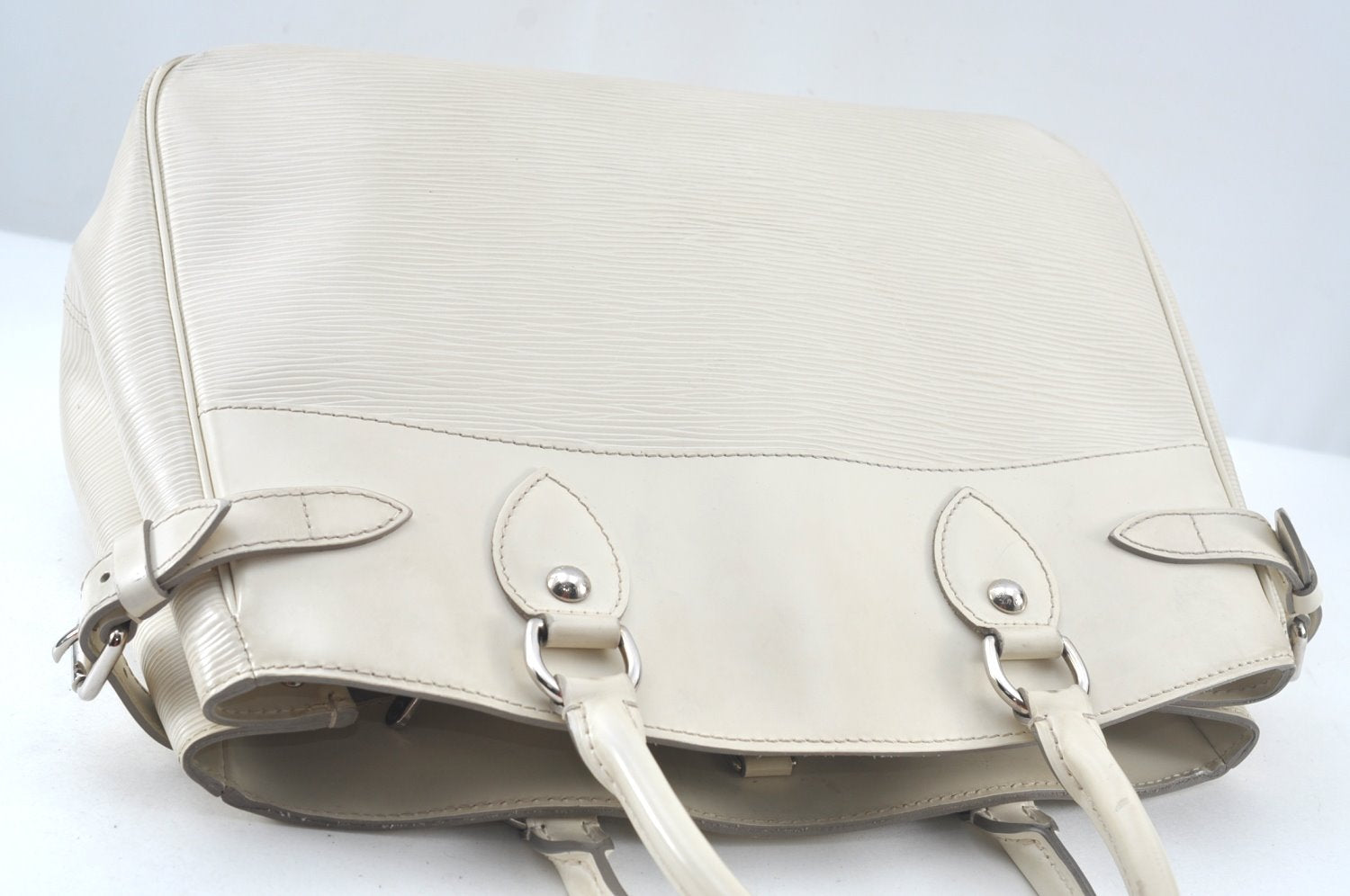 Authentic Louis Vuitton Epi Passy PM Hand Bag Purse White M5926J LV 9472I