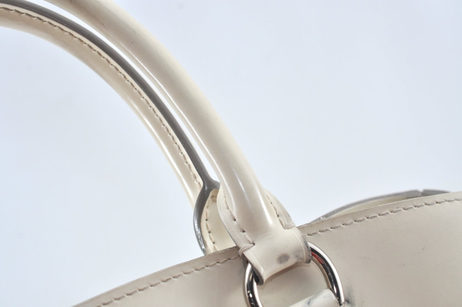 Authentic Louis Vuitton Epi Passy PM Hand Bag Purse White M5926J LV 9472I