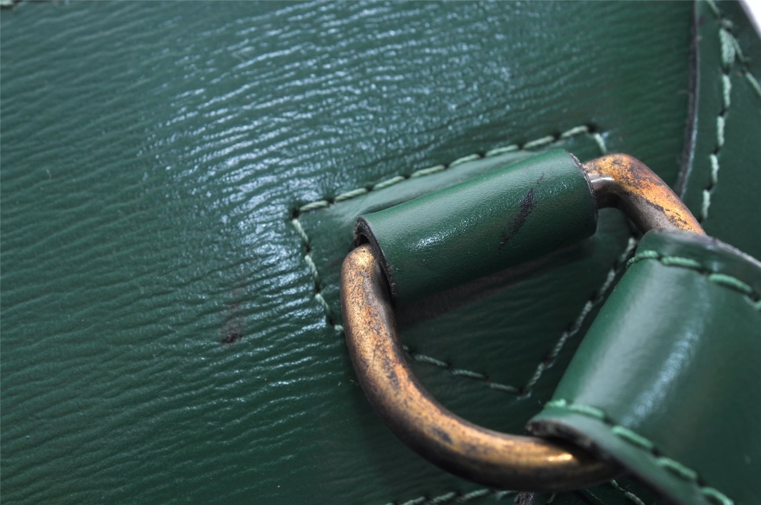 Authentic Louis Vuitton Epi Cluny Shoulder Bag Purse Green M52254 LV 9473I