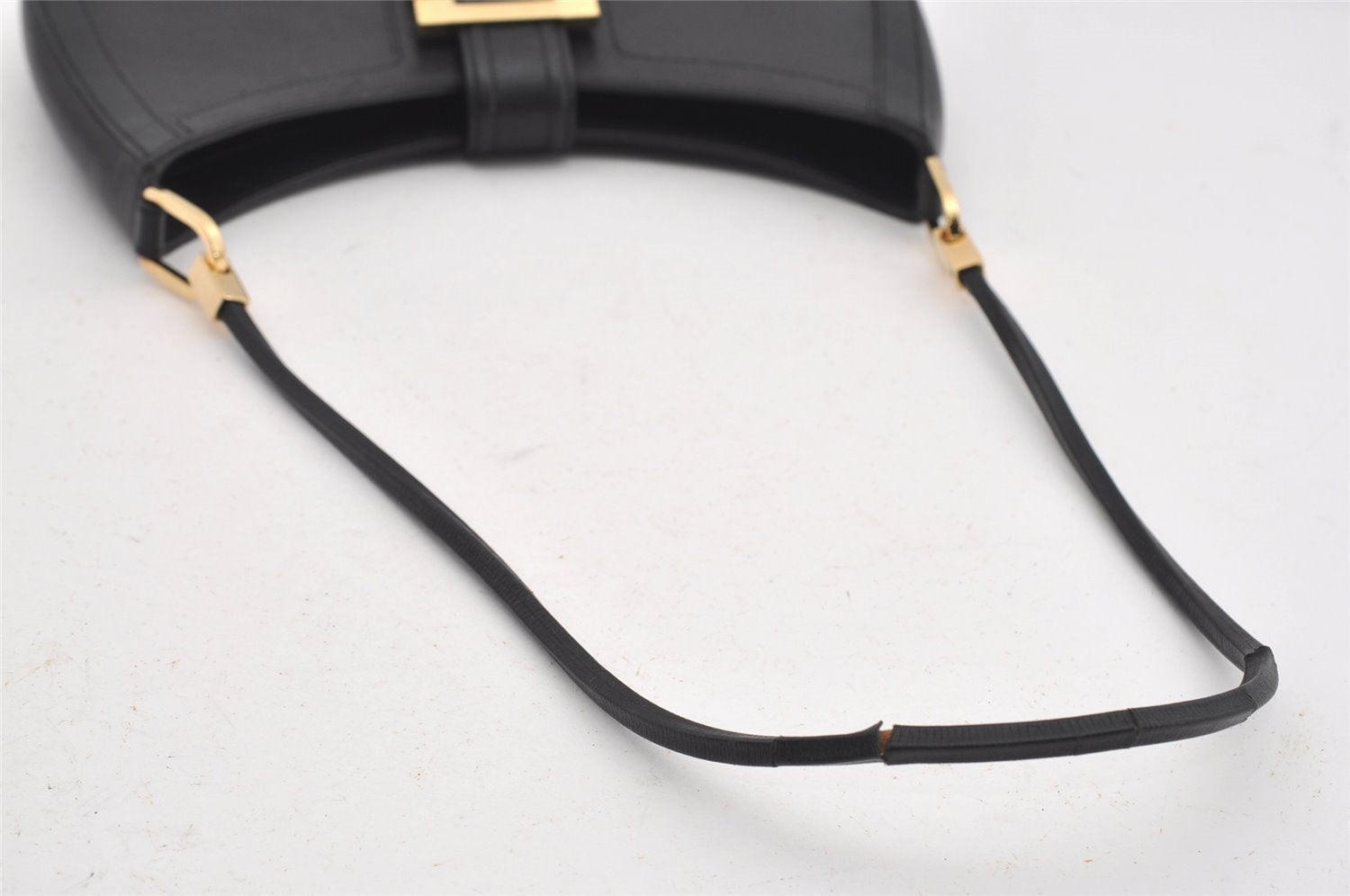 Authentic GUCCI Vintage Shoulder Bag Purse Leather 0014141 Black 9474I