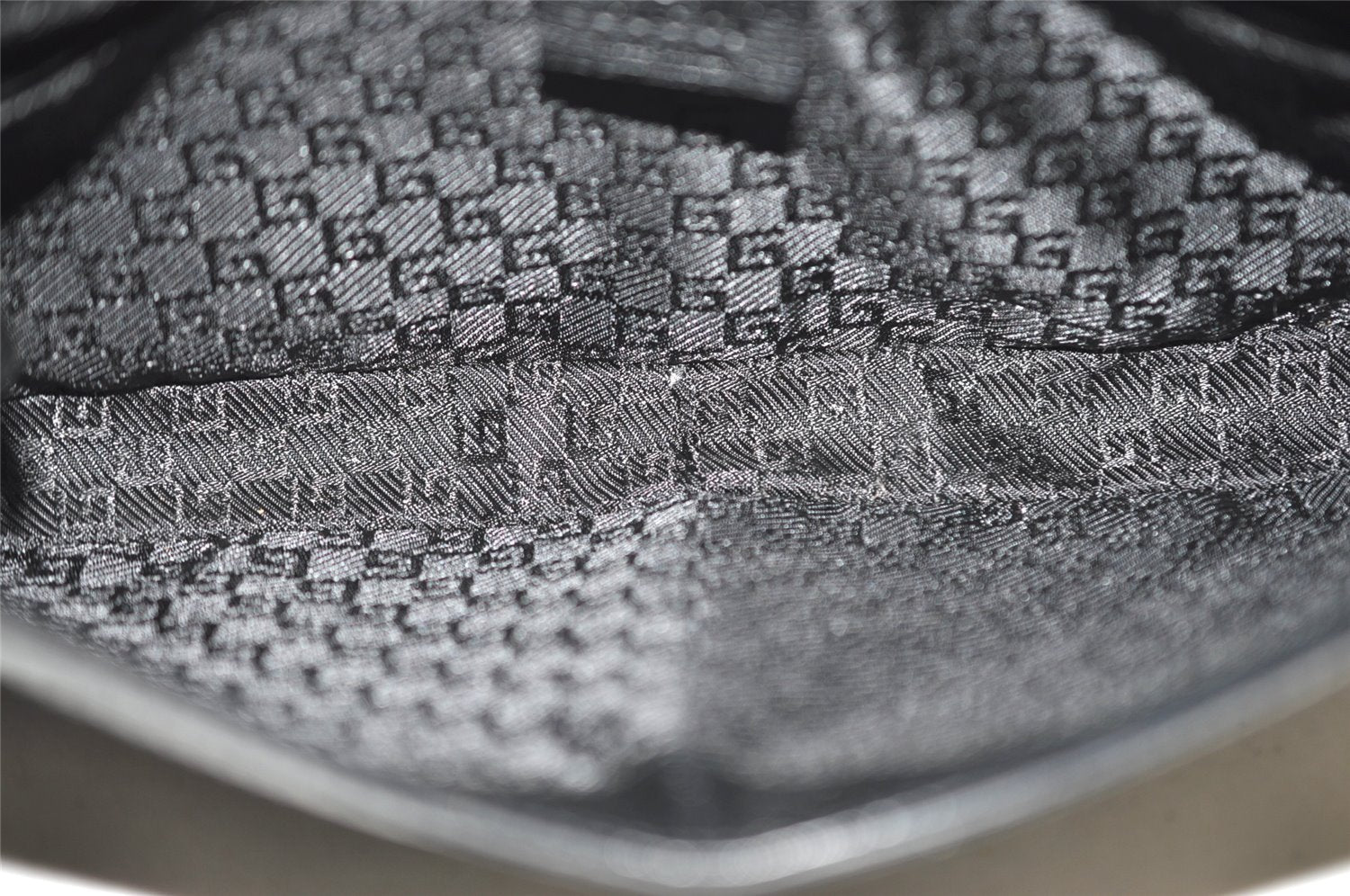 Authentic GUCCI Vintage Shoulder Bag Purse Leather 0014141 Black 9474I