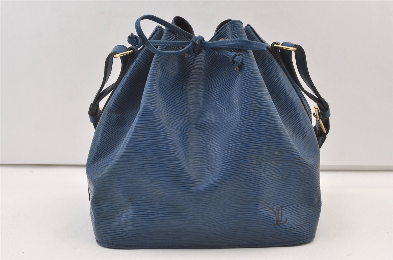 Authentic Louis Vuitton Epi Petit Noe Shoulder Drawstring Bag M44105 Blue 9478J