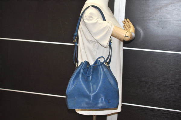 Authentic Louis Vuitton Epi Petit Noe Shoulder Drawstring Bag M44105 Blue 9478J