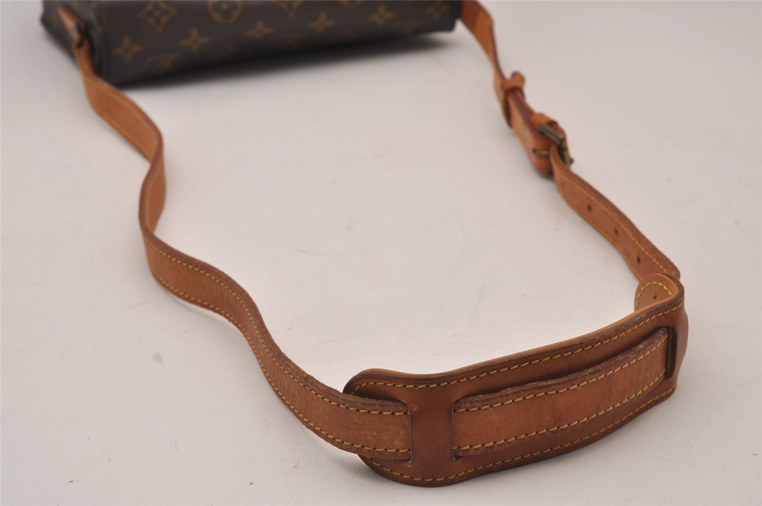 Authentic Louis Vuitton Monogram Saint Cloud GM M51242 Shoulder Cross Bag 9502I