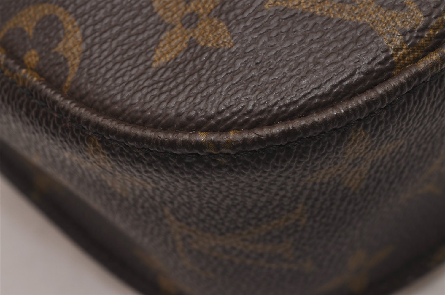 Authentic Louis Vuitton Monogram Saint Cloud GM M51242 Shoulder Cross Bag 9502I