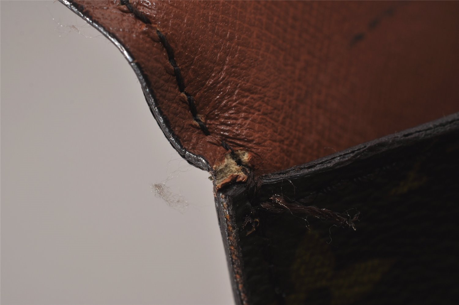 Authentic Louis Vuitton Monogram Saint Cloud GM M51242 Shoulder Cross Bag 9502I