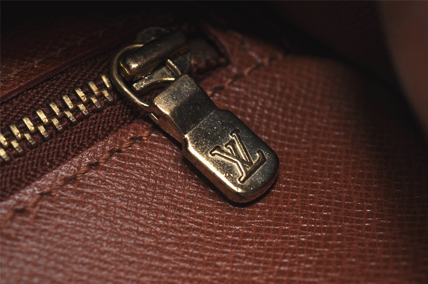 Authentic Louis Vuitton Monogram Saint Cloud GM M51242 Shoulder Cross Bag 9502I