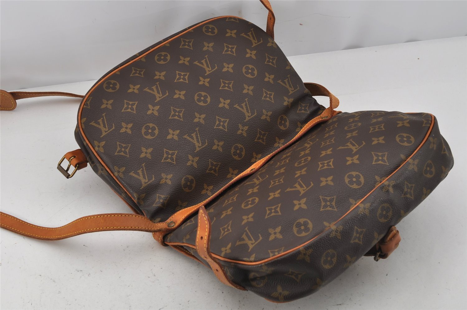 Authentic Louis Vuitton Monogram Saumur 30 Shoulder Cross Bag M42256 LV 9509J