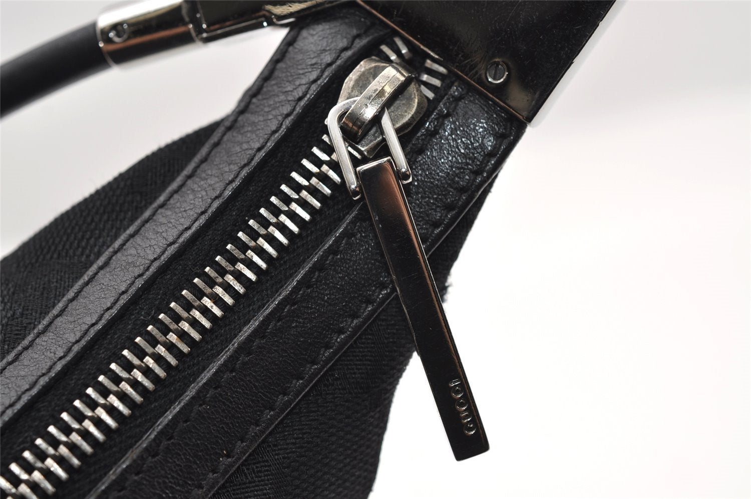 Authentic GUCCI Shoulder Bag Purse GG Canvas Leather 0013814 Black 9511I