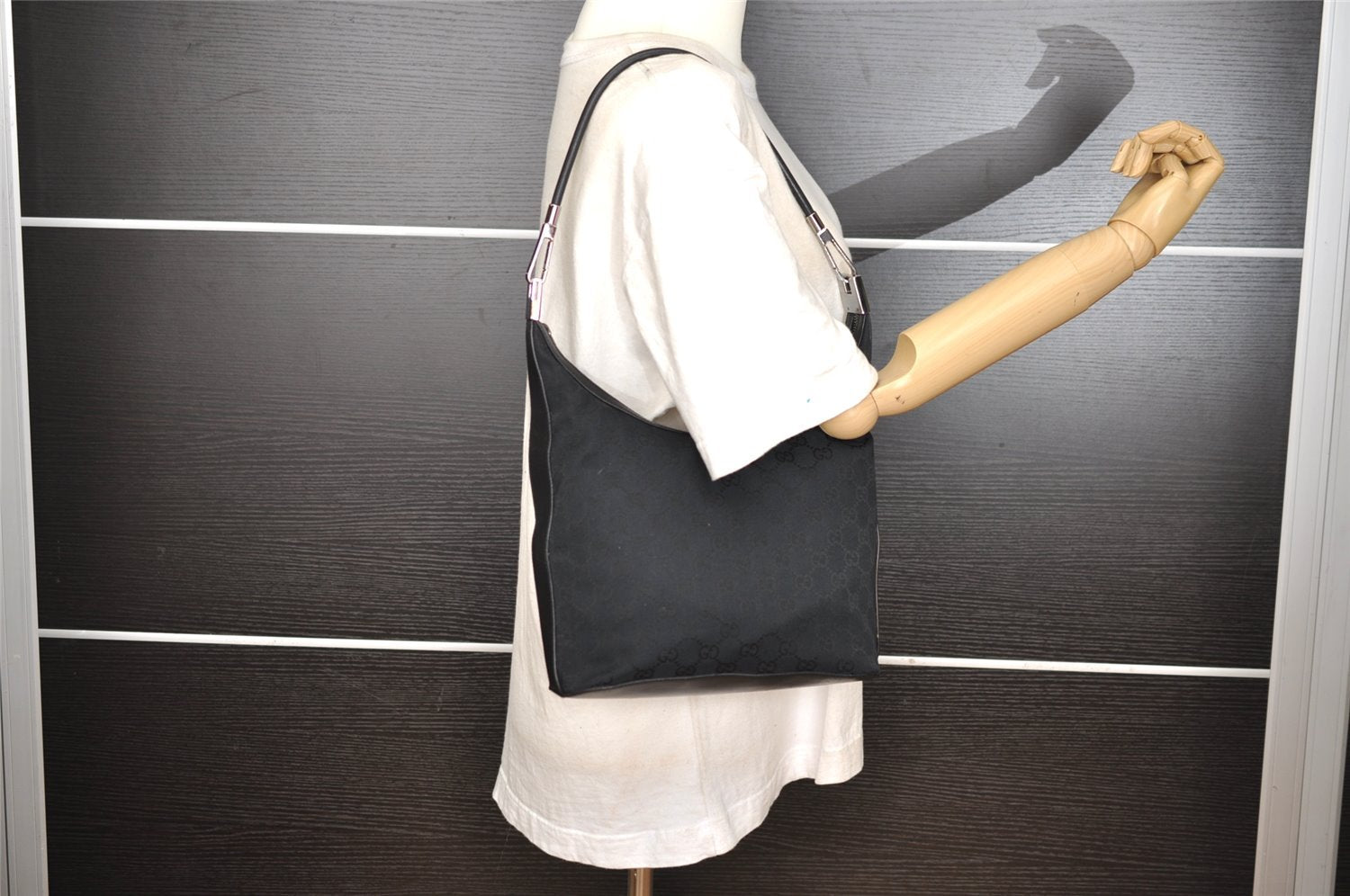 Authentic GUCCI Shoulder Bag Purse GG Canvas Leather 0013814 Black 9511I