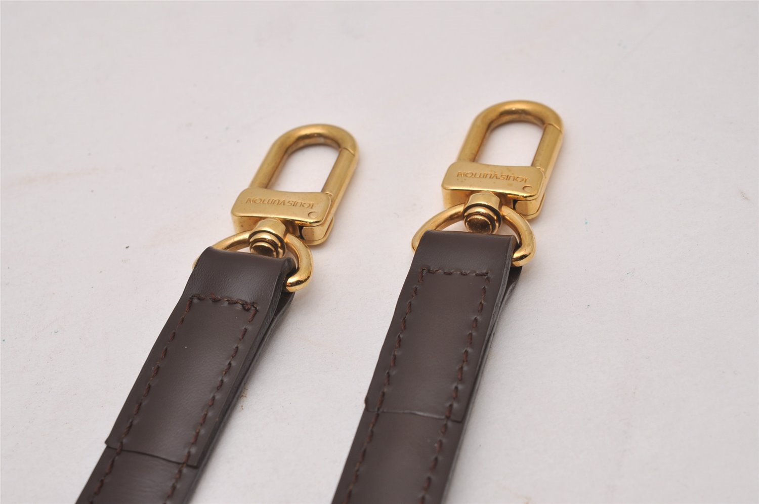 Authentic Louis Vuitton Leather Shoulder Strap Brown 40.4-47.8