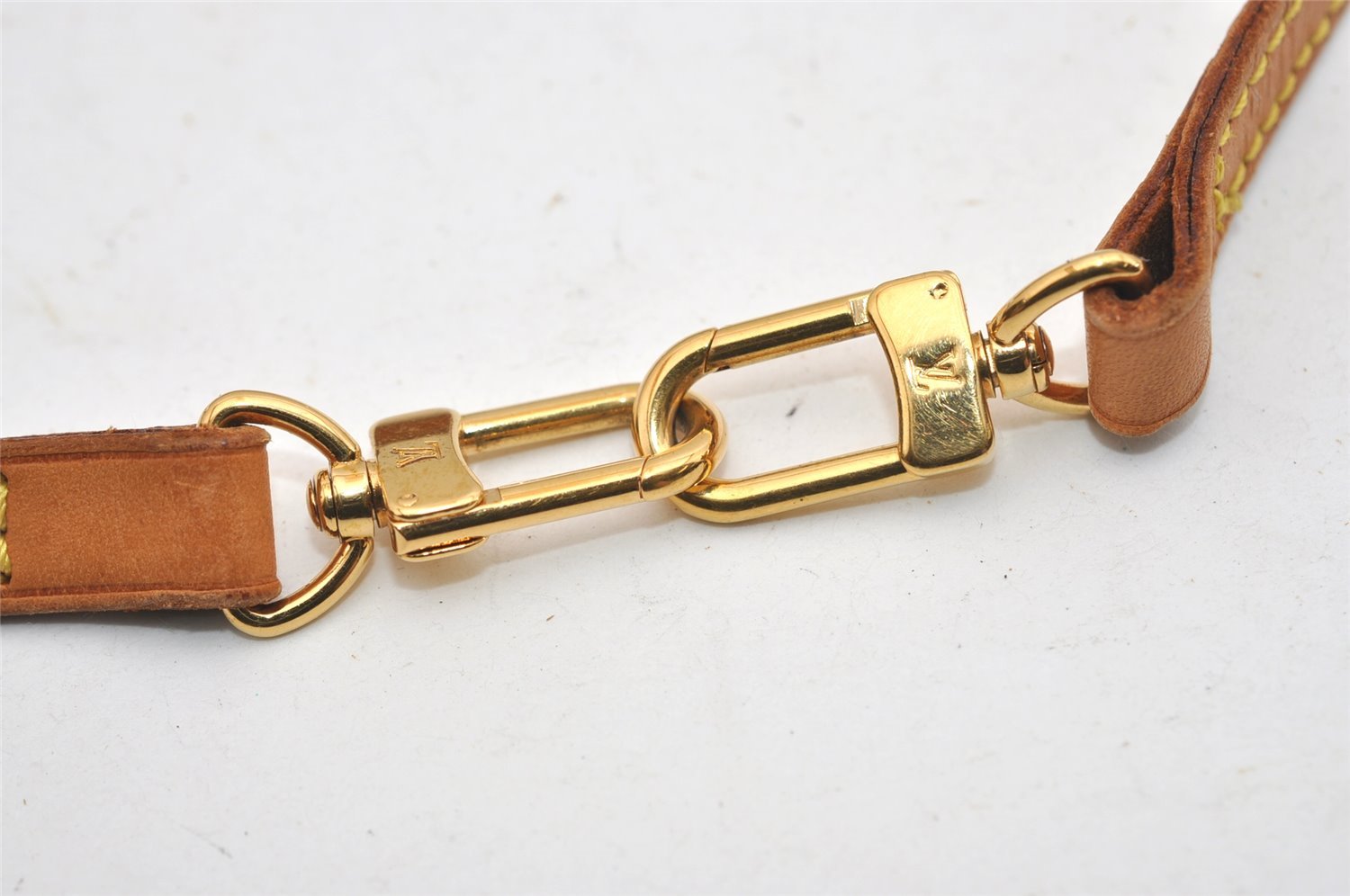 Authentic Louis Vuitton Leather Shoulder Strap Beige 45.5