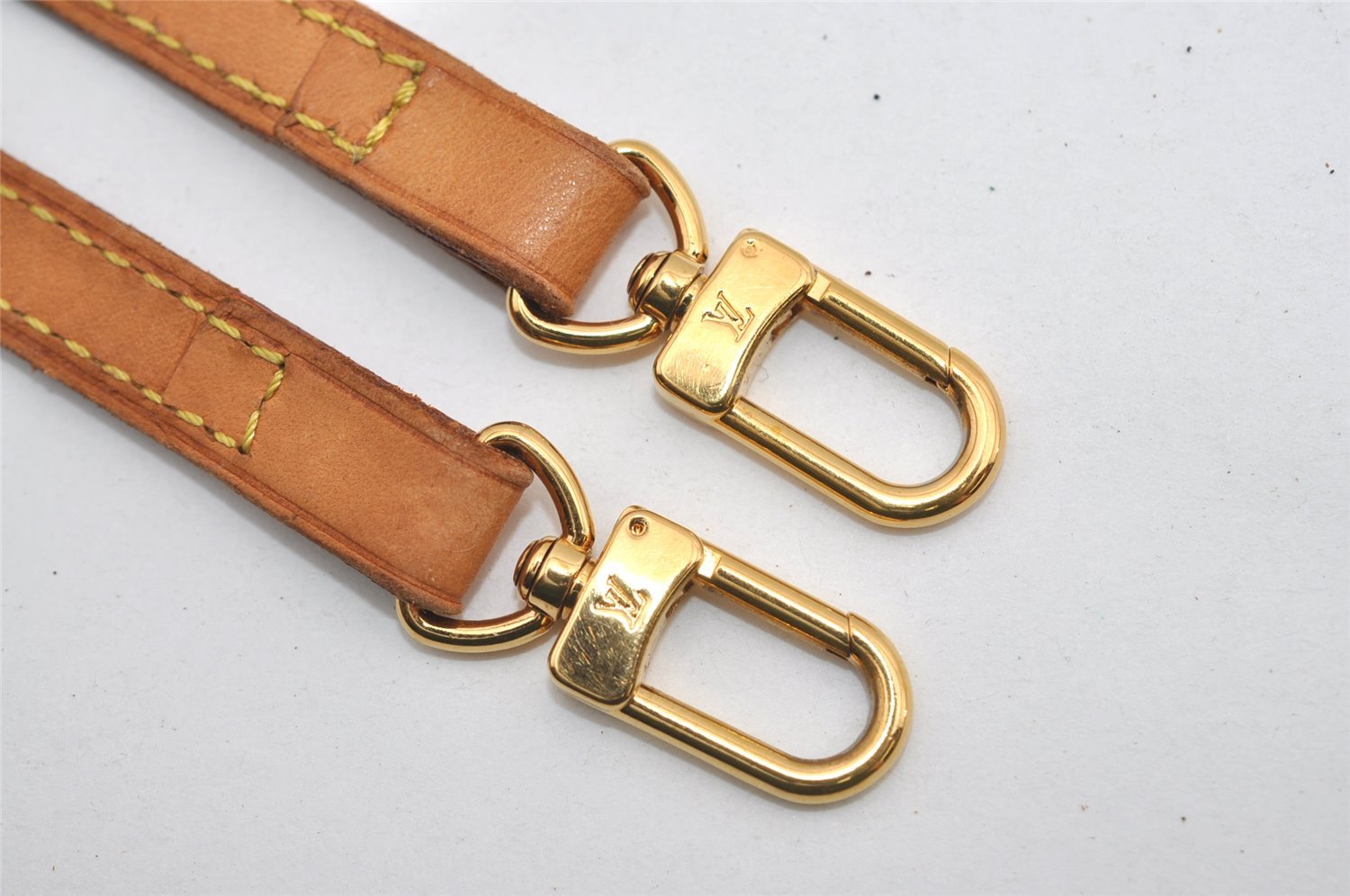 Authentic Louis Vuitton Leather Shoulder Strap Beige 45.5