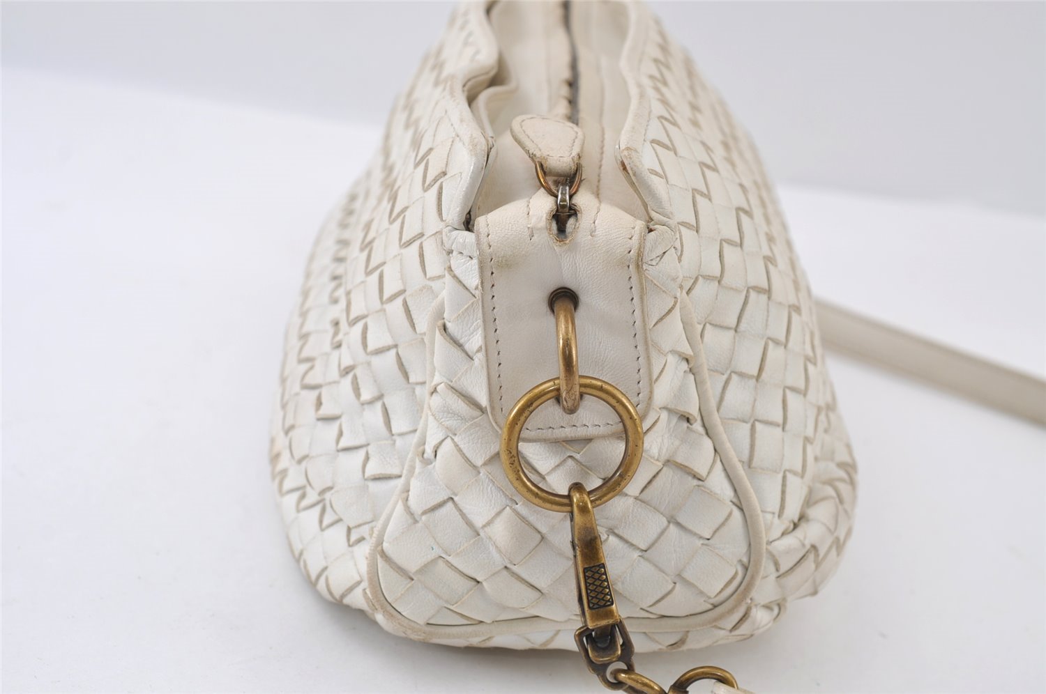 Authentic BOTTEGA VENETA Intrecciato Leather Shoulder Cross Body Bag White 9518I