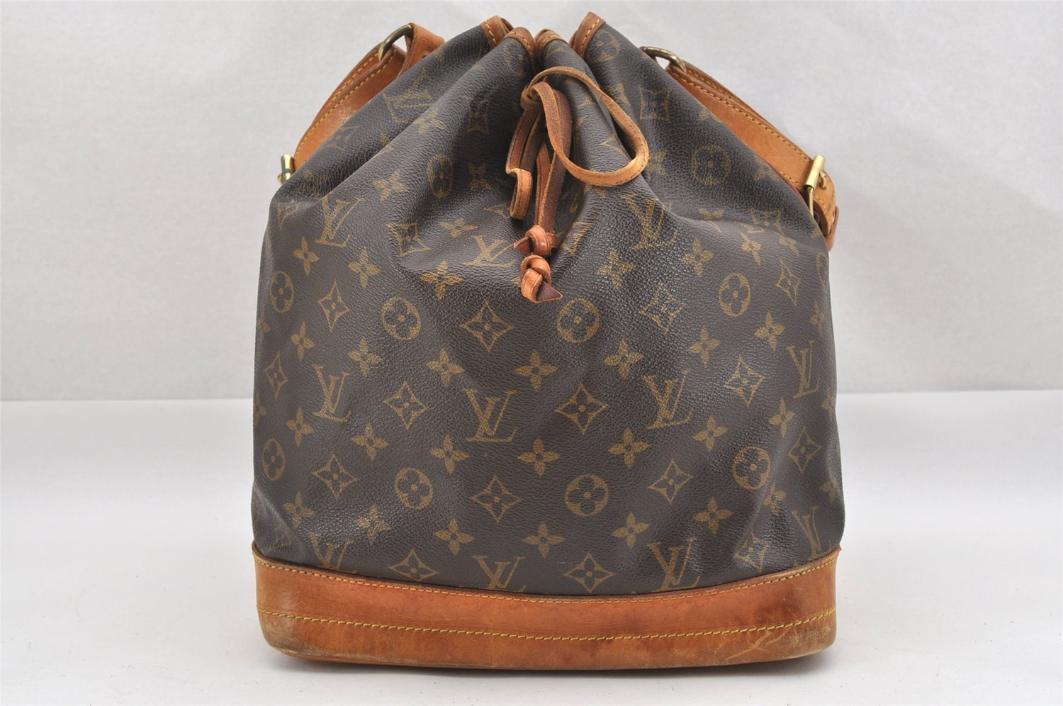 Authentic Louis Vuitton Monogram Noe Shoulder Drawstring Bag M42224 LV 9535I