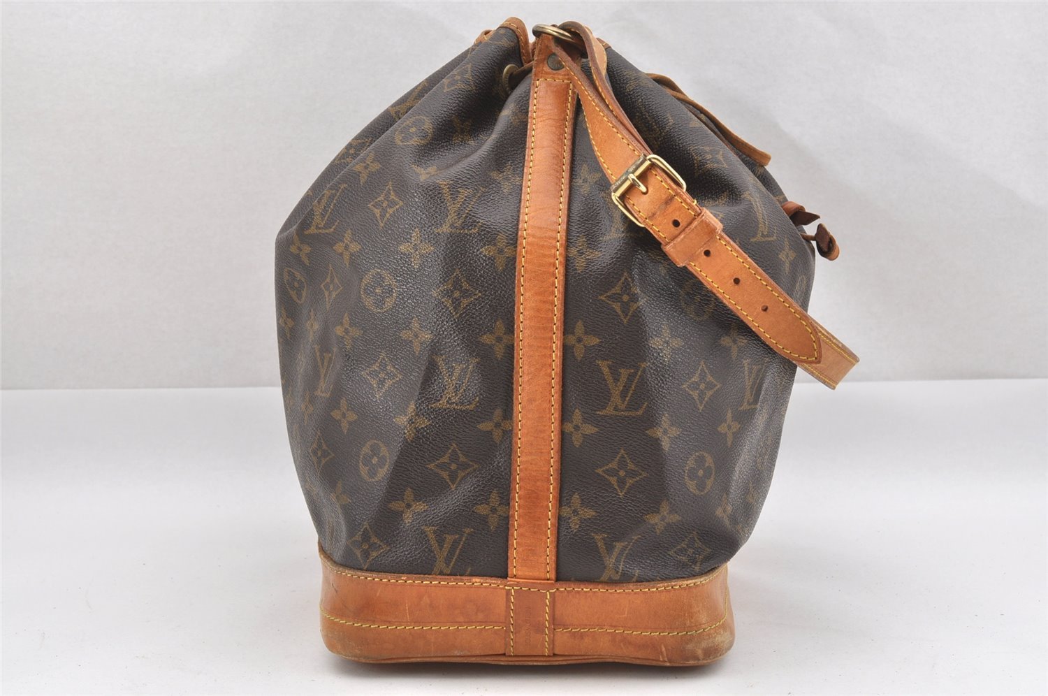 Authentic Louis Vuitton Monogram Noe Shoulder Drawstring Bag M42224 LV 9535I