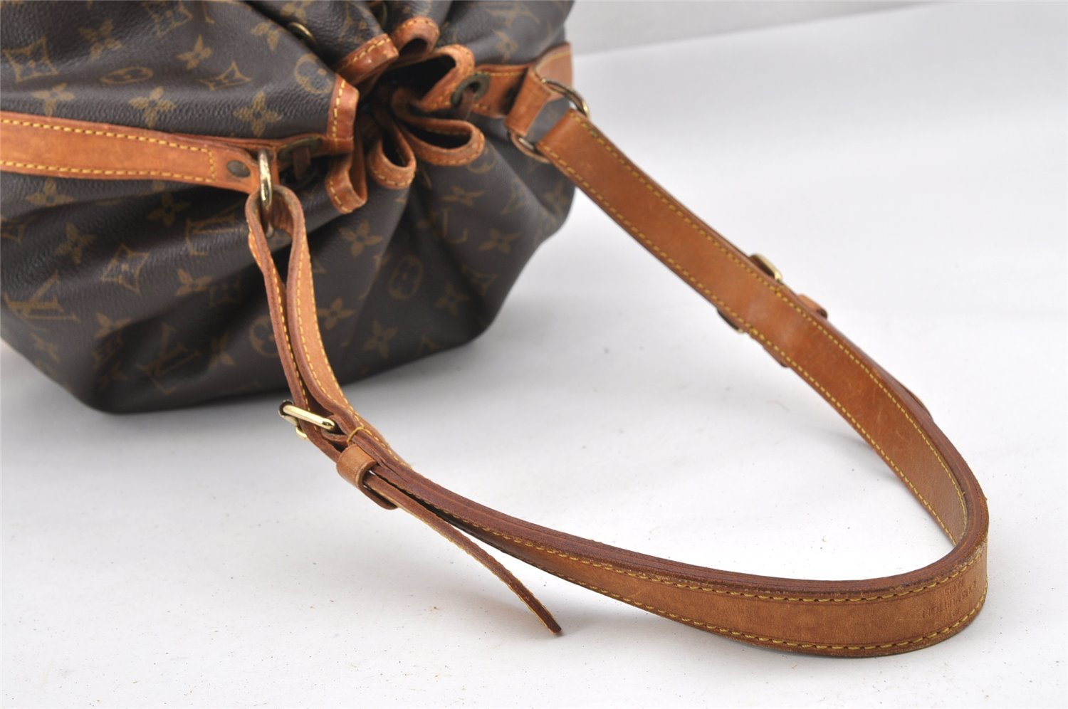 Authentic Louis Vuitton Monogram Noe Shoulder Drawstring Bag M42224 LV 9535I