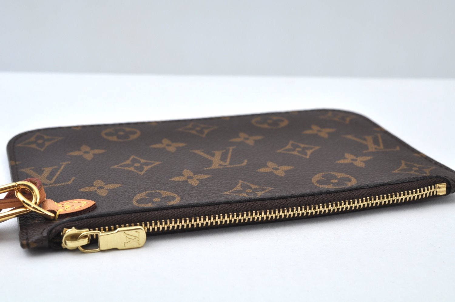 Authentic Louis Vuitton Monogram Neverfull Pouch Purse Clutch Bag LV 9544G