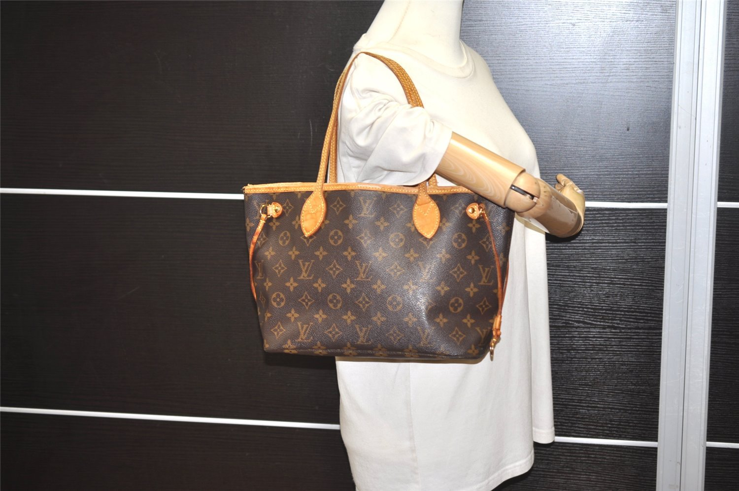 Authentic Louis Vuitton Monogram Neverfull PM Shoulder Tote Bag M40155 LV 9556I