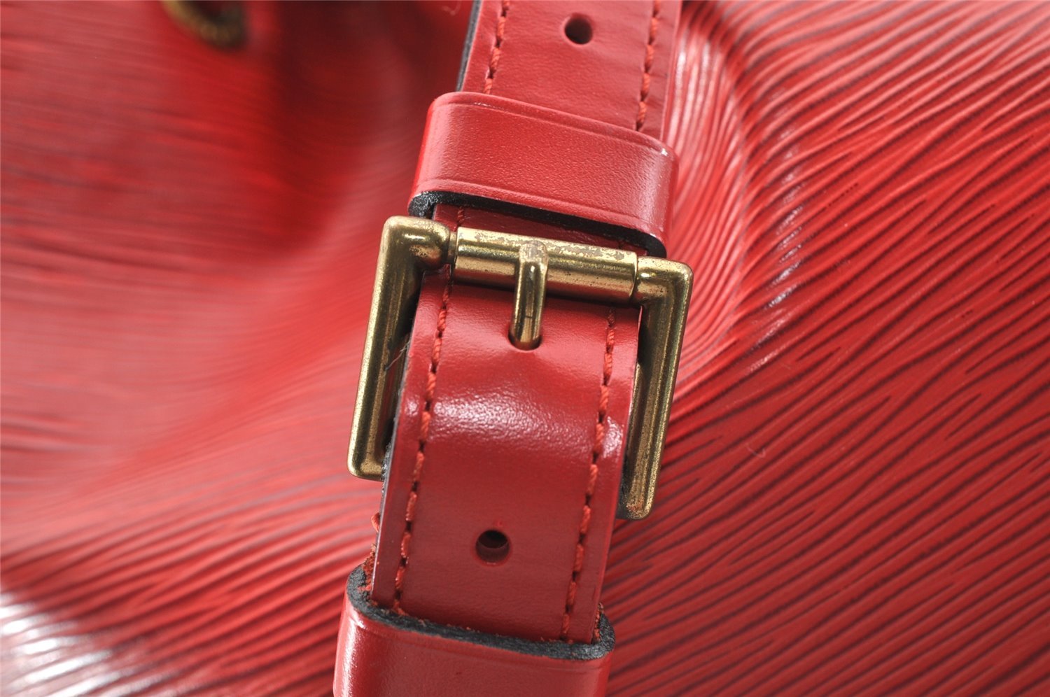 Authentic Louis Vuitton Epi Noe Shoulder Drawstring Bag Red M44007 LV 9558I