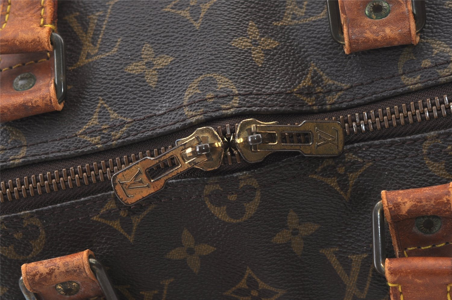Authentic Louis Vuitton Monogram Keepall 50 Travel Boston Bag M41426 LV 9561J