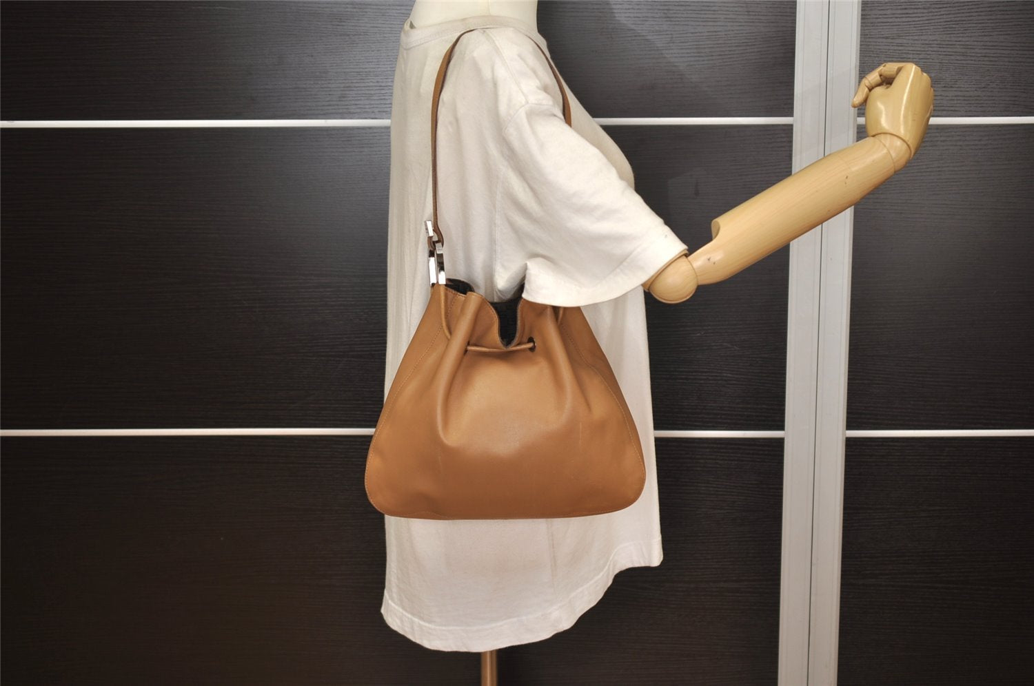 Authentic GUCCI Vintage Shoulder Hand Bag Purse Leather 0013748 Brown 9571J