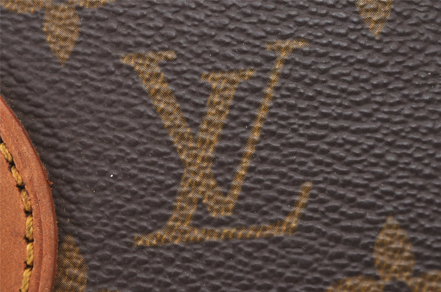 Authentic Louis Vuitton Monogram Saint Cloud MM M51243 Shoulder Cross Bag 9574I