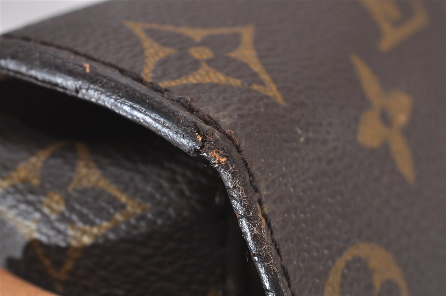 Authentic Louis Vuitton Monogram Saint Cloud MM M51243 Shoulder Cross Bag 9574I