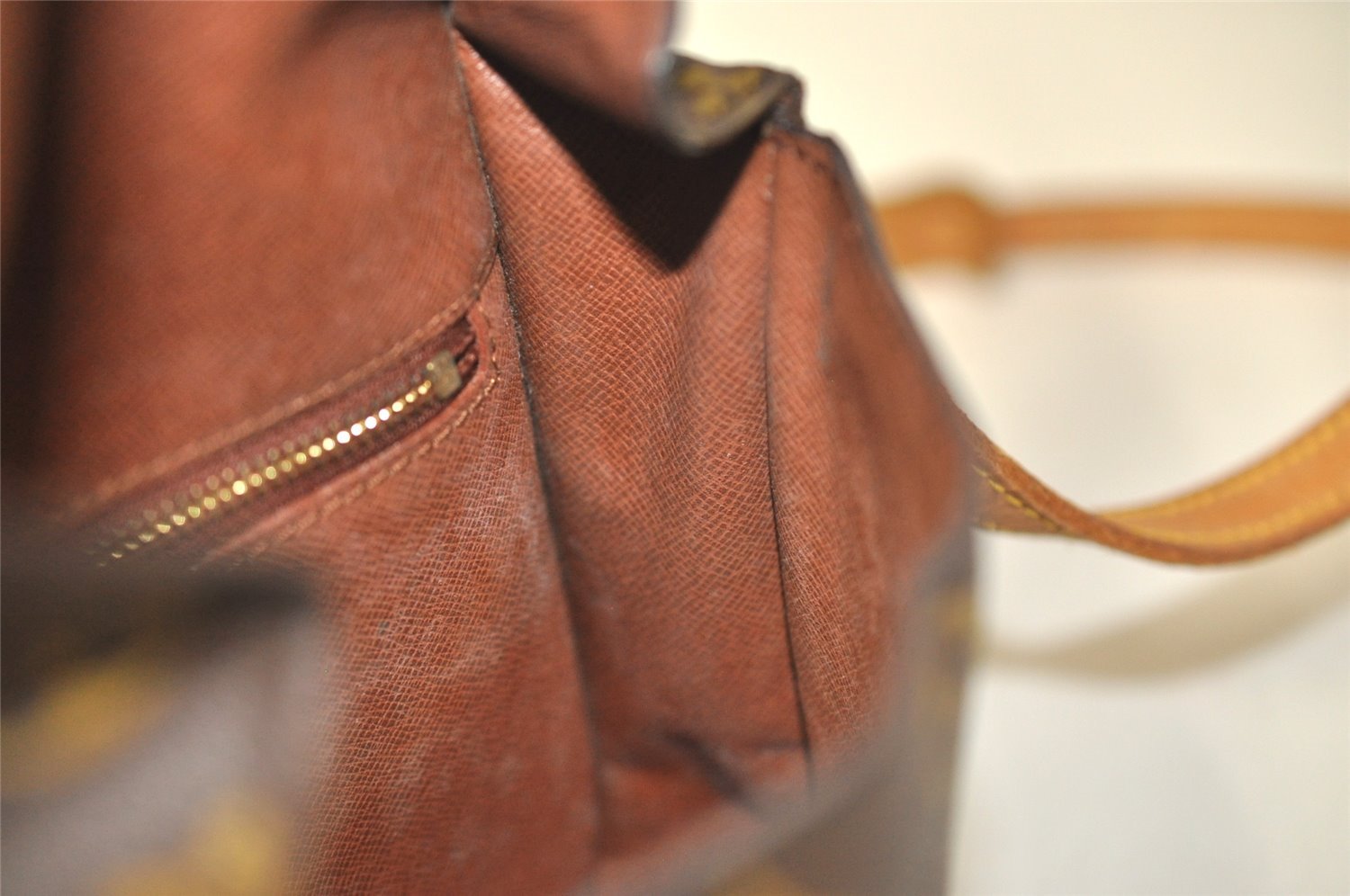 Authentic Louis Vuitton Monogram Saint Cloud MM M51243 Shoulder Cross Bag 9574I